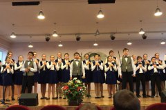 Хор-старших-класів-та-тріо-хлопців